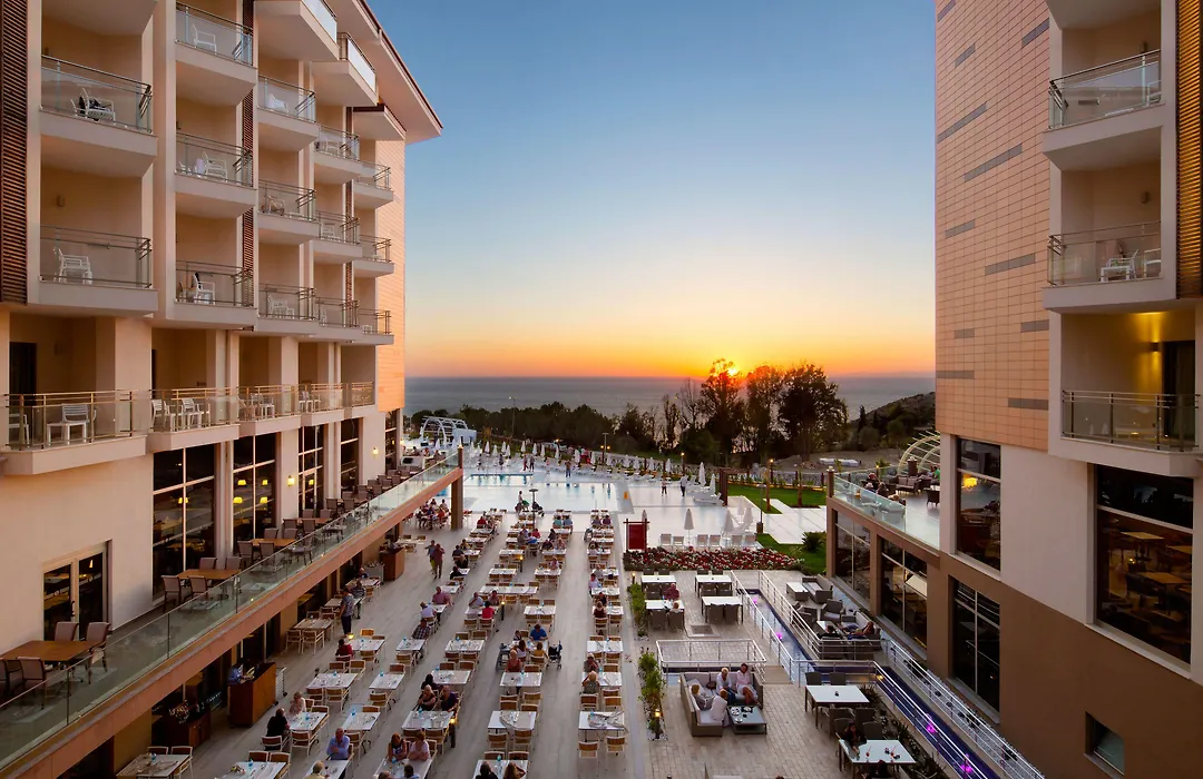 Ramada Resort Kusadasi & Golf-1